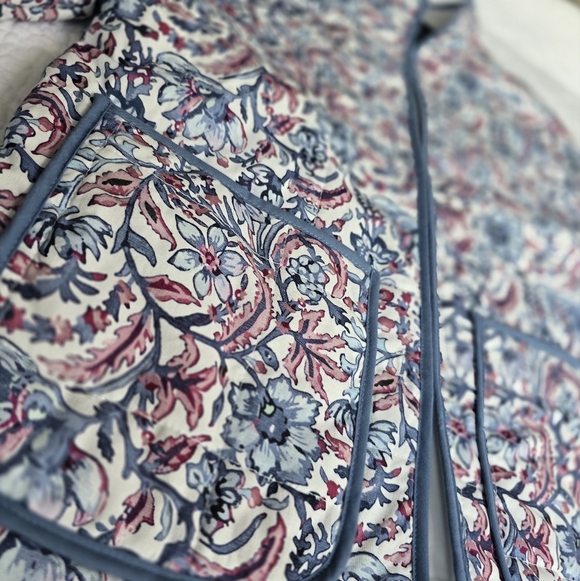 7 For All Mankind Quilted Floral Paisley Jacket White Blue Trim - Picture 6 of 16